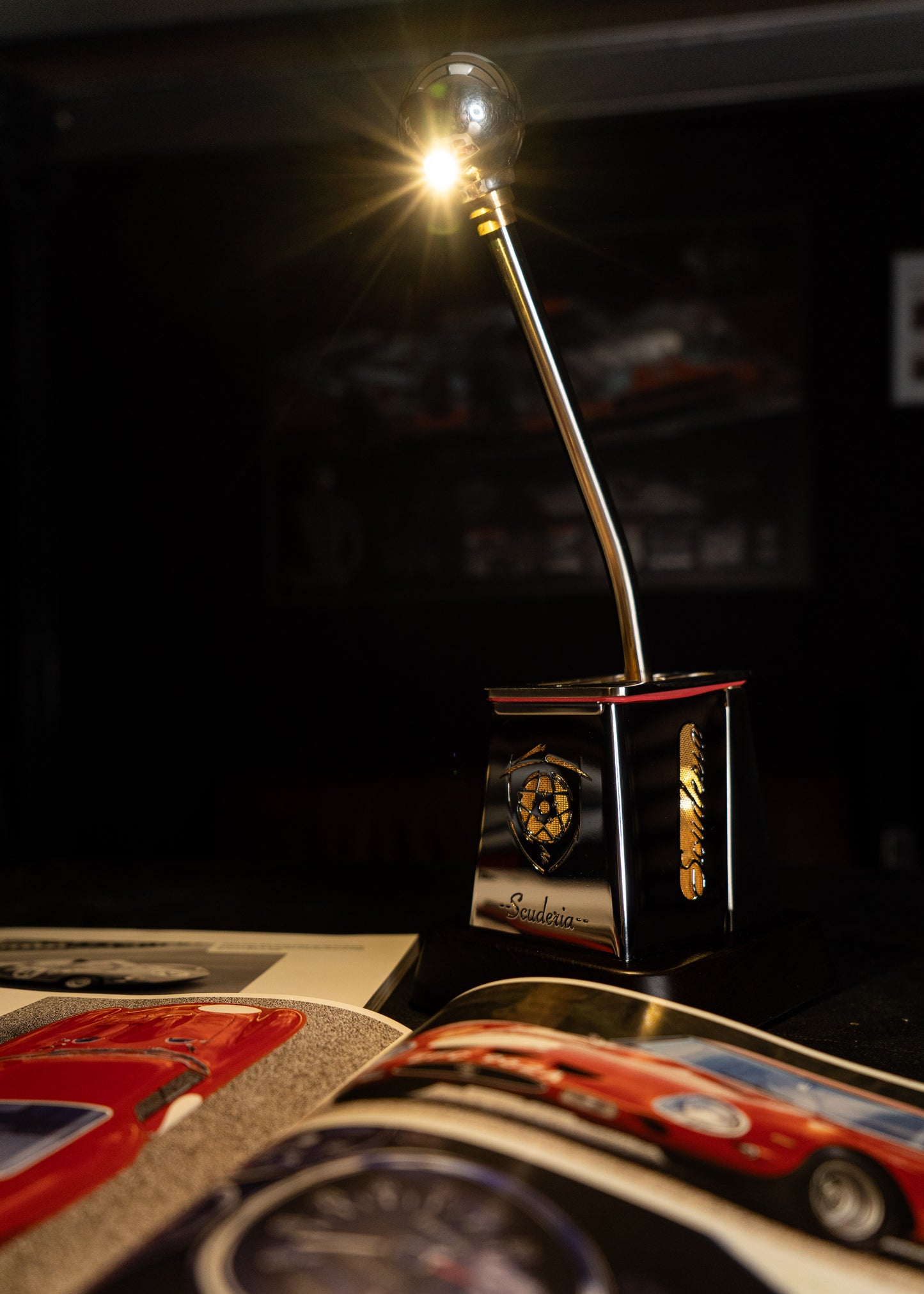 "Cambio X Shifter" - Lampe de bureau Automobilia | Edition Scuderia | limitée & numérotée 50 exemplaires monde